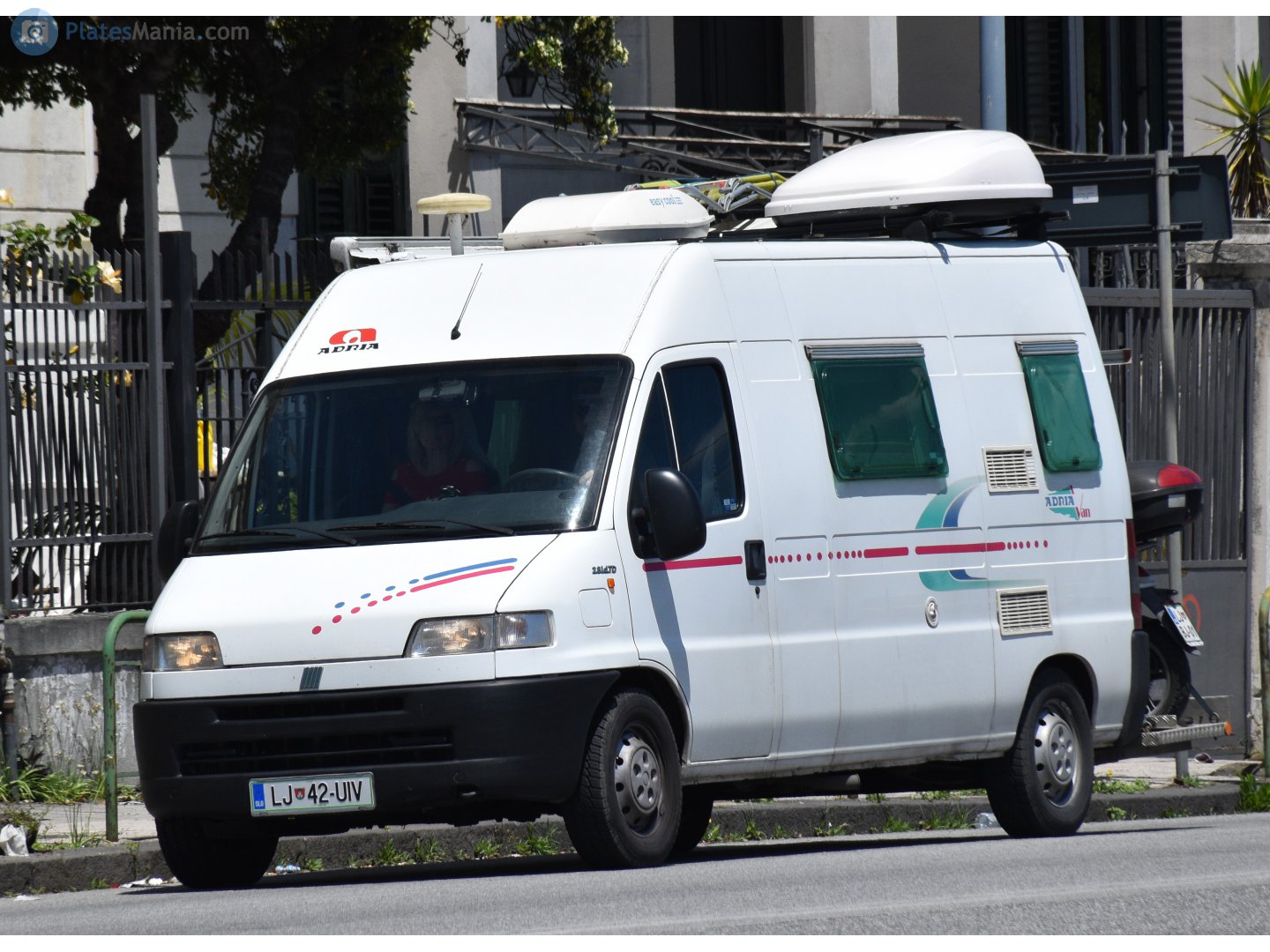 LJ 42-UIV, Adria Van 