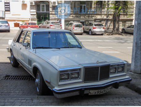 х 9549 ОІ, Chrysler Fifth Avenue