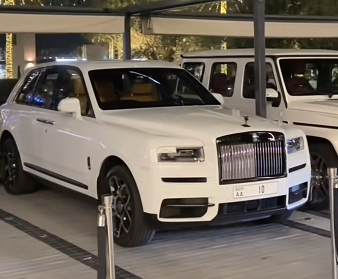 AA 10, Rolls-Royce Cullinan 1st gen (RR31), 2018–2024