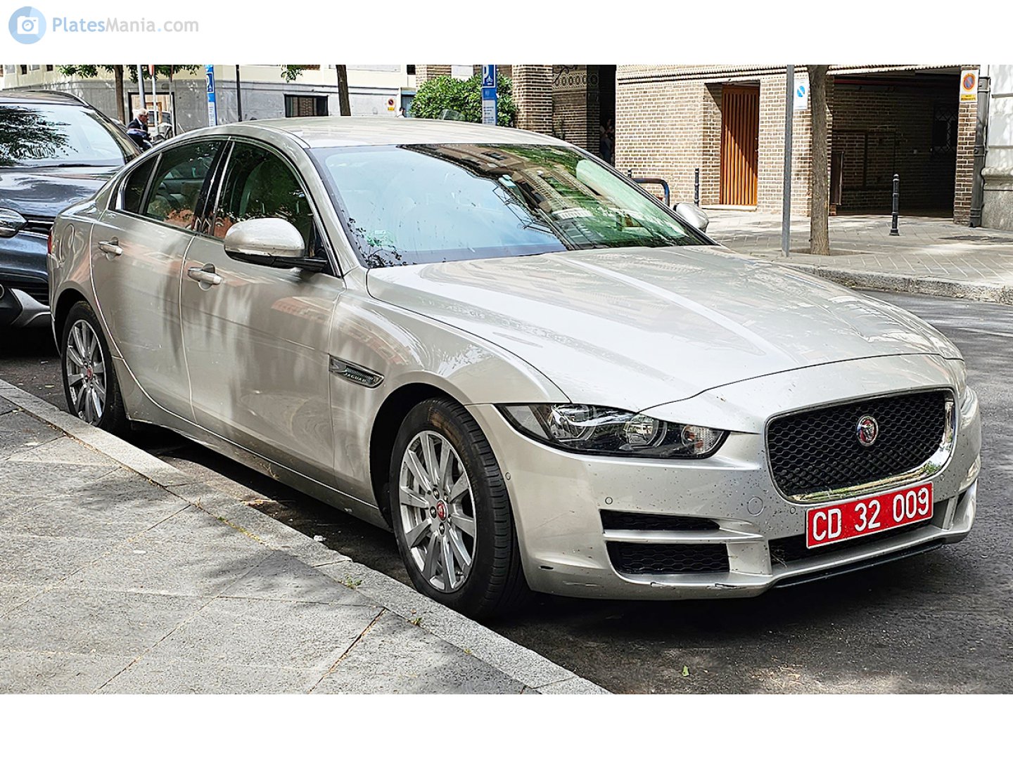 CD 32 009, Jaguar XE 1st gen (X760), 2015–2019