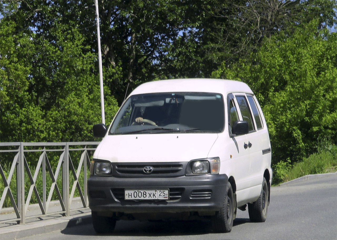н 008 хк 25, Toyota TownAce 3rd gen (Noah) (R40/R50), 1996–2007