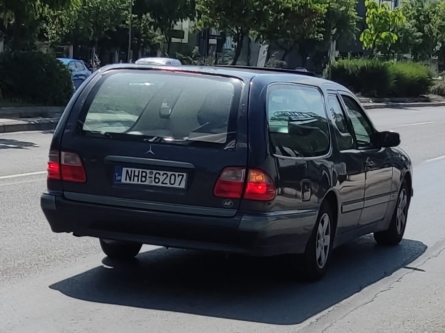 NHB-6207, Mercedes-Benz E-Klasse 2nd gen Chassis (VF210), 1995­–2003