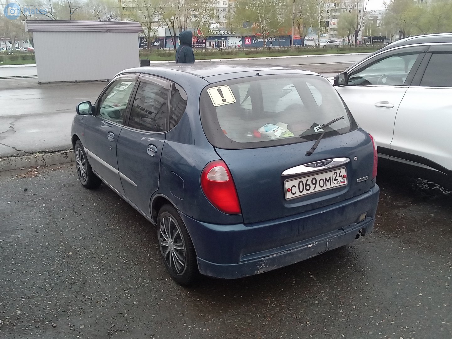 с 069 ом 24, Daihatsu Storia 1st gen (M100), 1998–2001