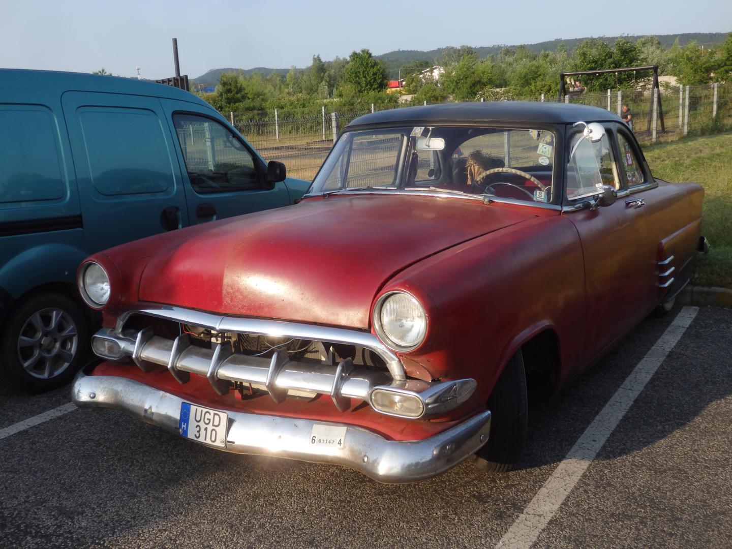 UGD-310, Ford Customline 