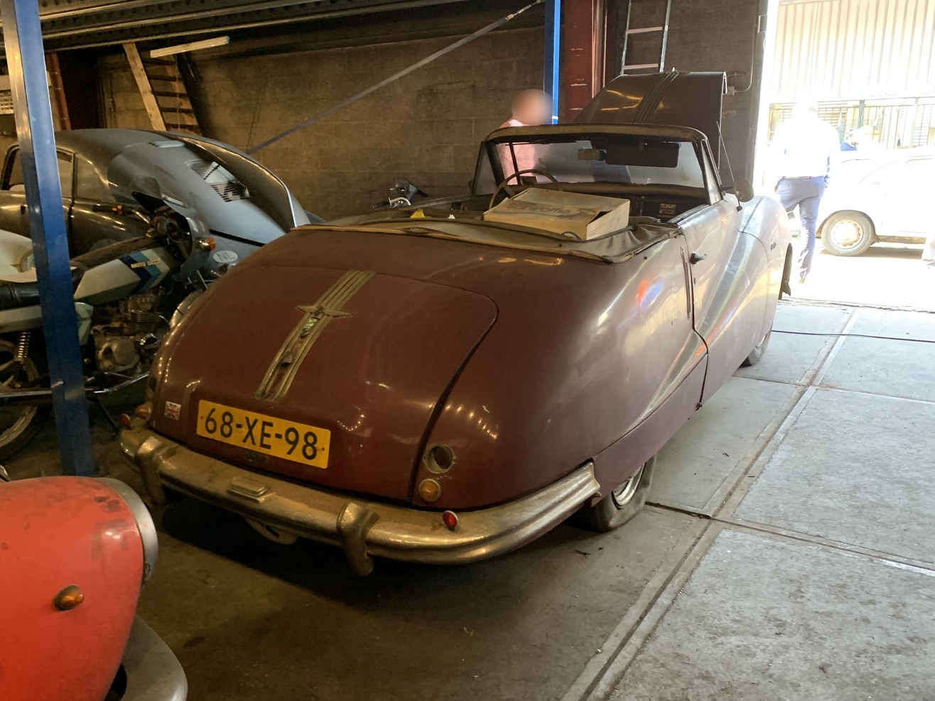 68-XE-98, Austin A90 Atlantic 