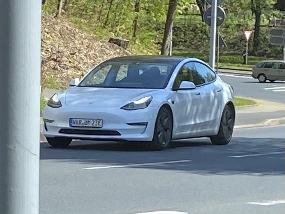 WAR UM 23 E, Tesla Model 3 1st gen (5YJ3), 2017–2023