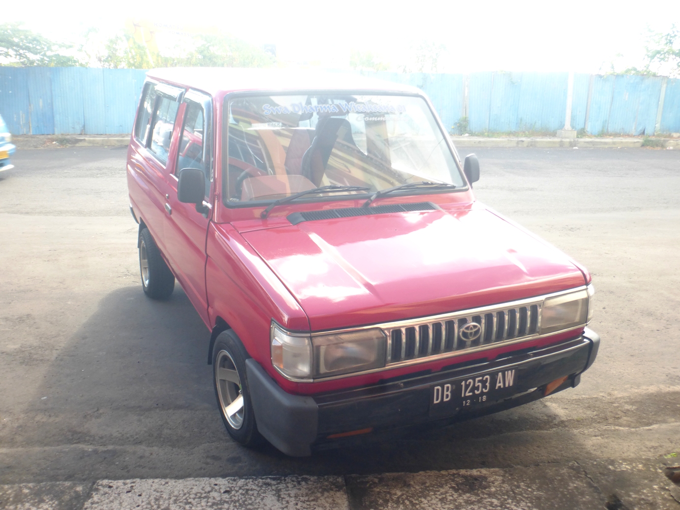 DB 1253 AW, Toyota Kijang 3rd gen MPV (F40/F50), 1986–1996