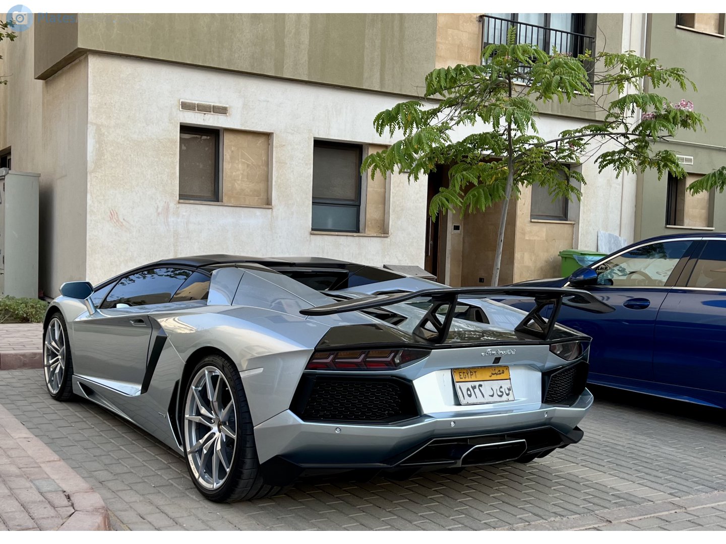 ١٥٣٢ رىس, Lamborghini Aventador LP700-4, 2011–2016