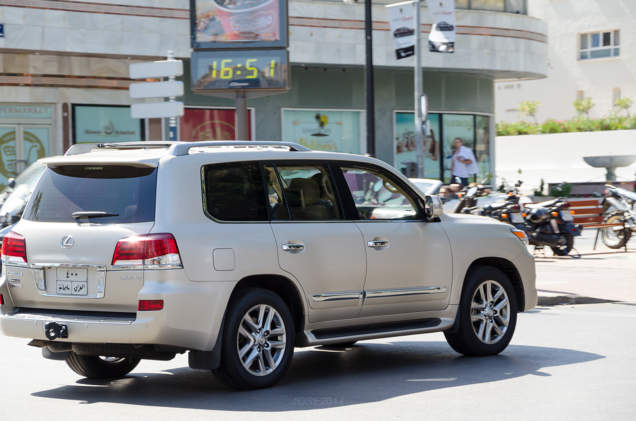 ٤٠٠, Lexus LX 3rd gen (J200), 1st facelift, 2012–2015