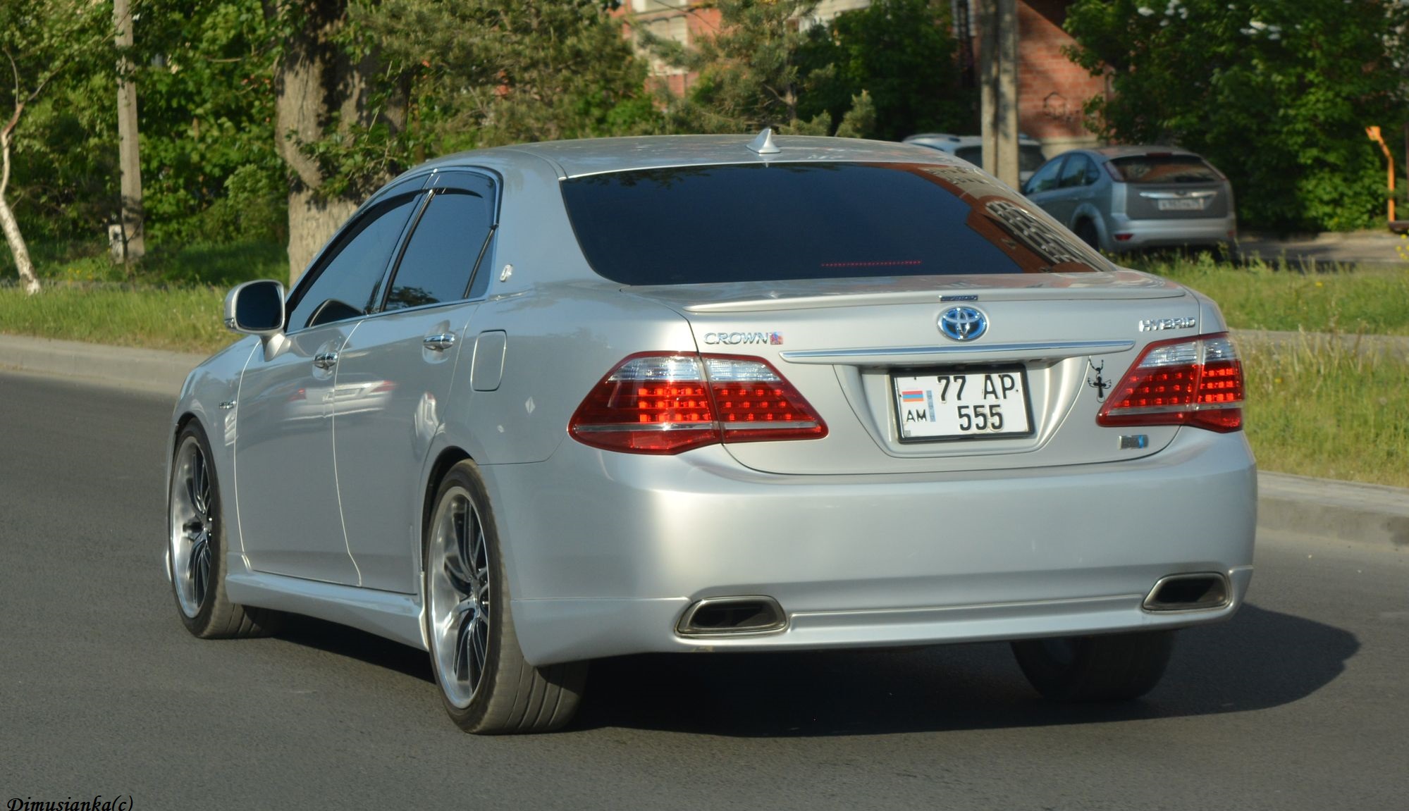 77 AP 555, Toyota Crown 13th gen (S200), 2008–2012  (­–2015 for CN-market)