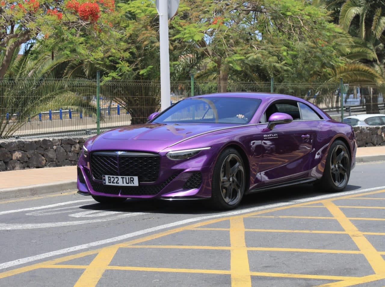 B22TUR, Bentley Batur 