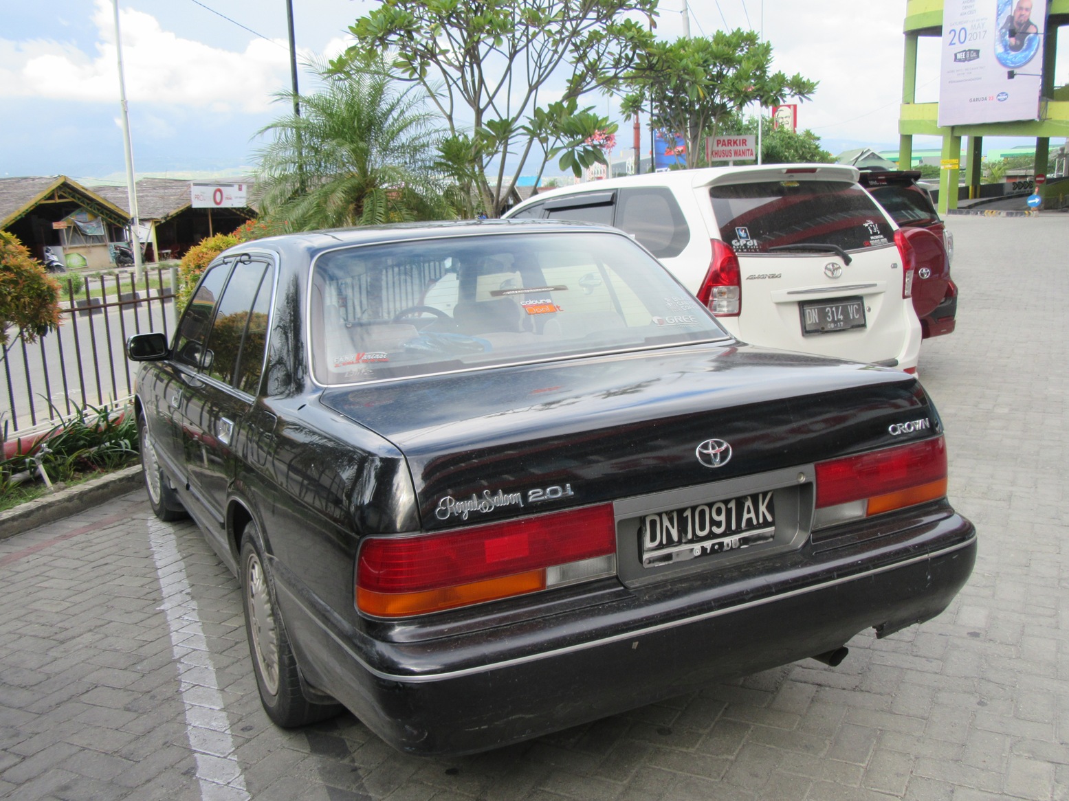 DN 1091 AK, Toyota Crown 8th gen Sedan (S130), facelift, 1991–1995