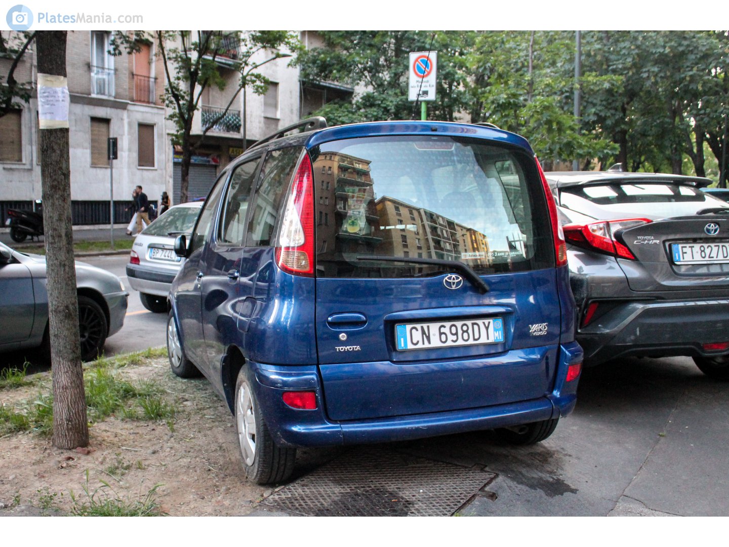 CN 698 DY, Toyota Yaris Verso 1st gen (XP20), 1999–2006