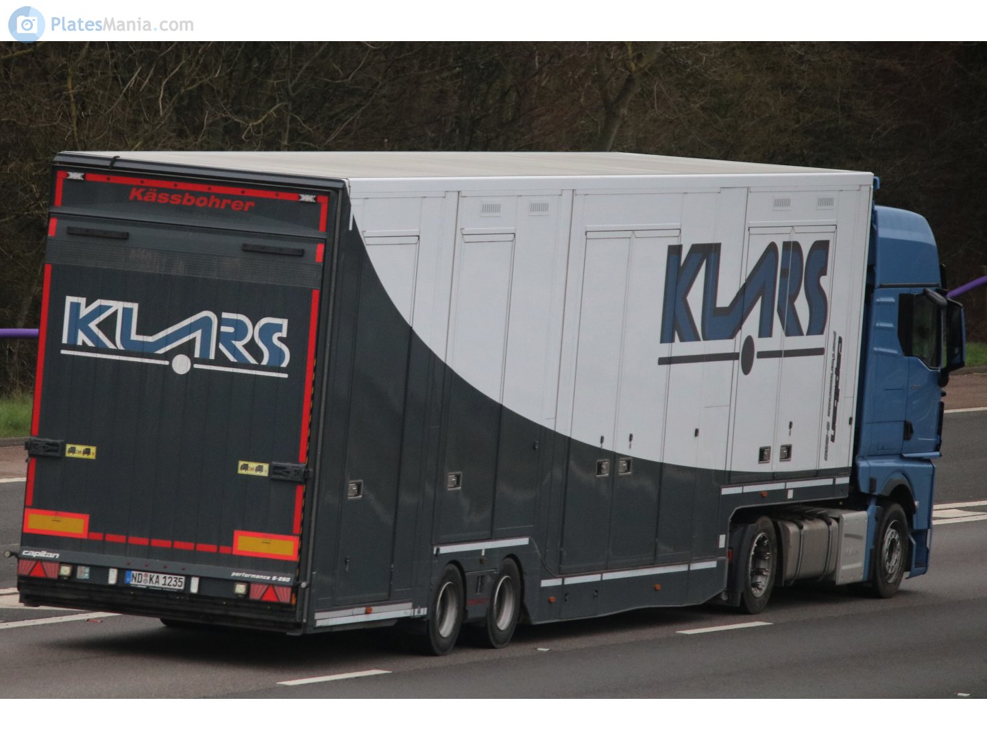 ND KA 1235, Kässbohrer Capitan 