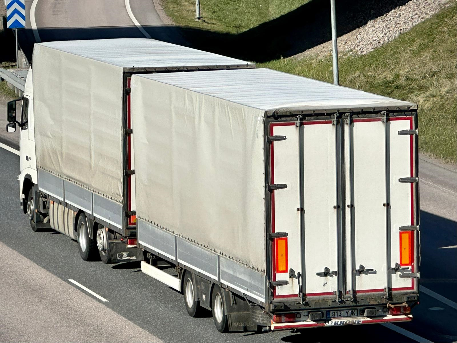 813 YJK, Krone Paper Liner 