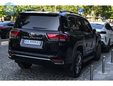 KA 9999 KX, Toyota Land Cruiser