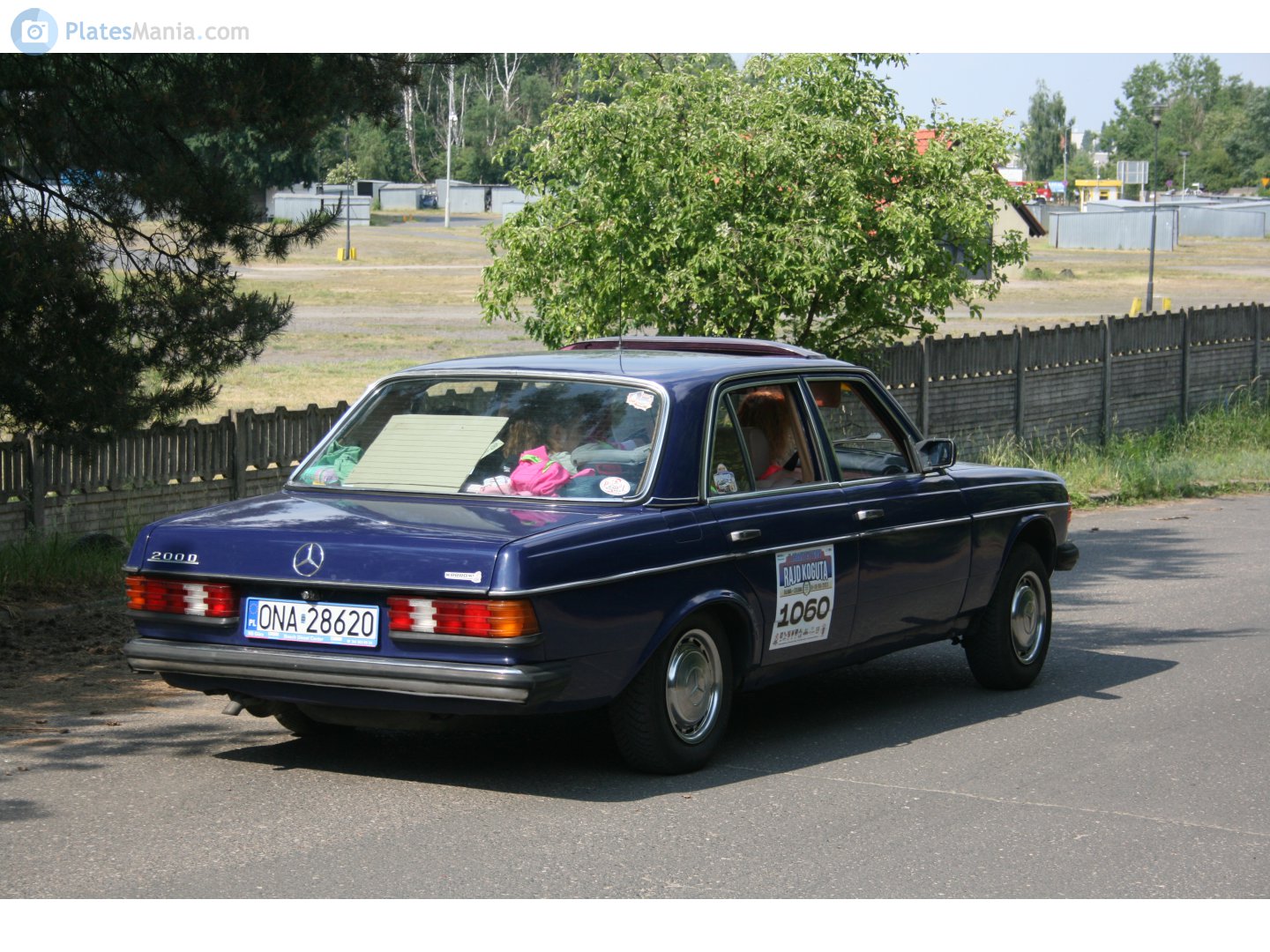 ONA 28620, Mercedes-Benz E-Klasse 200–300 Sedan (W123), 1975­–1986