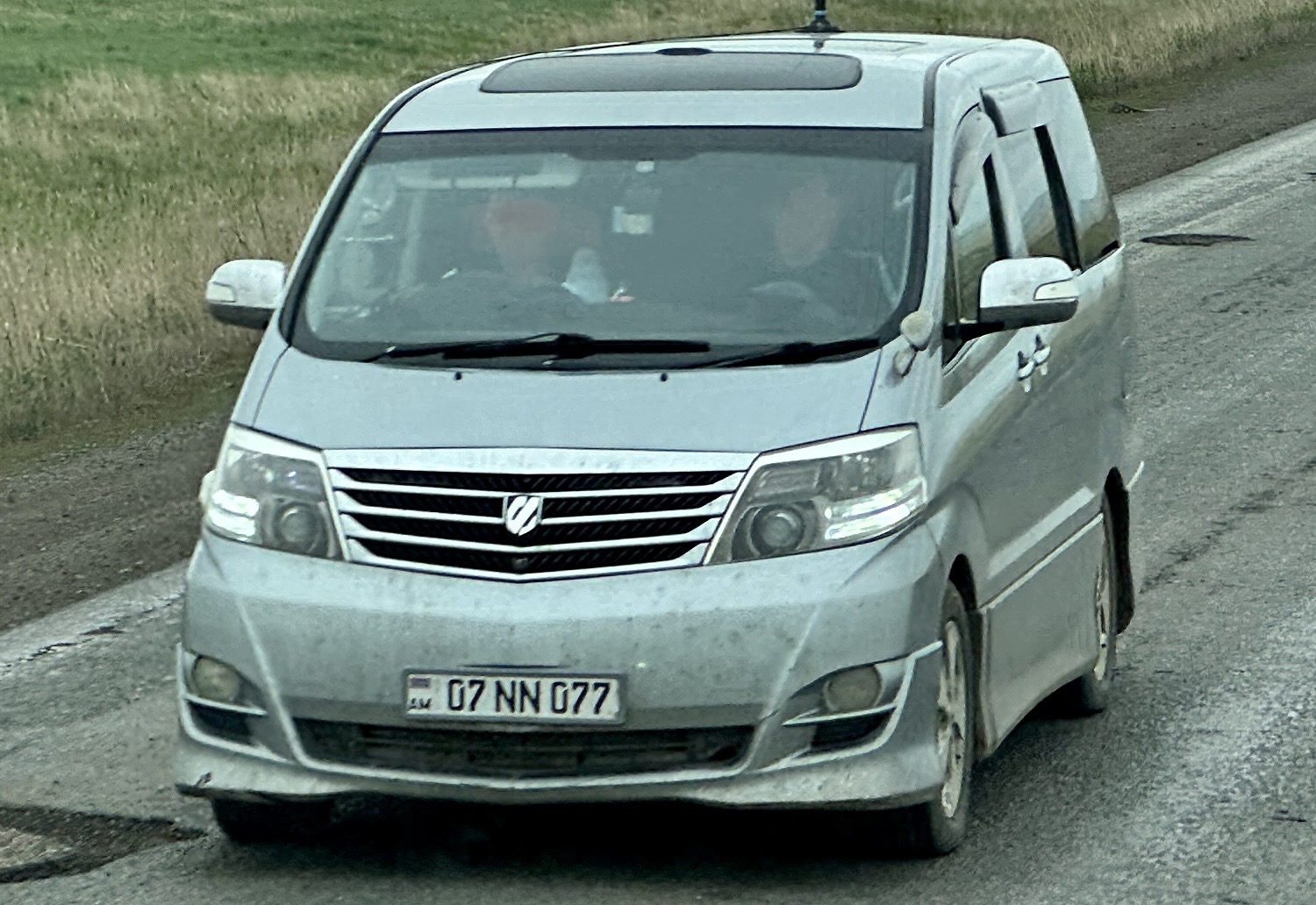 07 NN 077, Toyota Alphard 1st gen (G/V) (AH10), 2002–2008