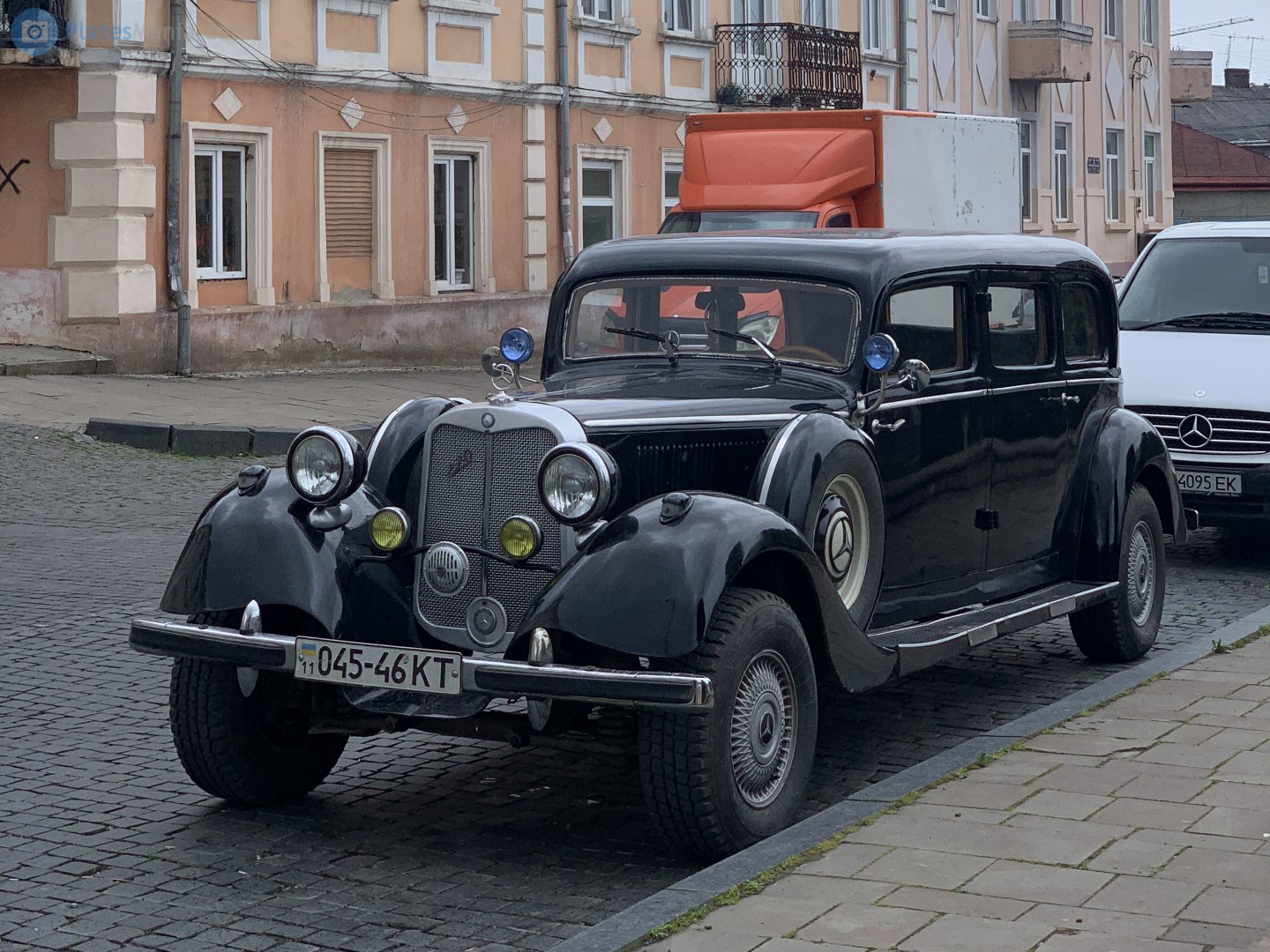 11 045-46 KT, Mercedes-Benz 770 