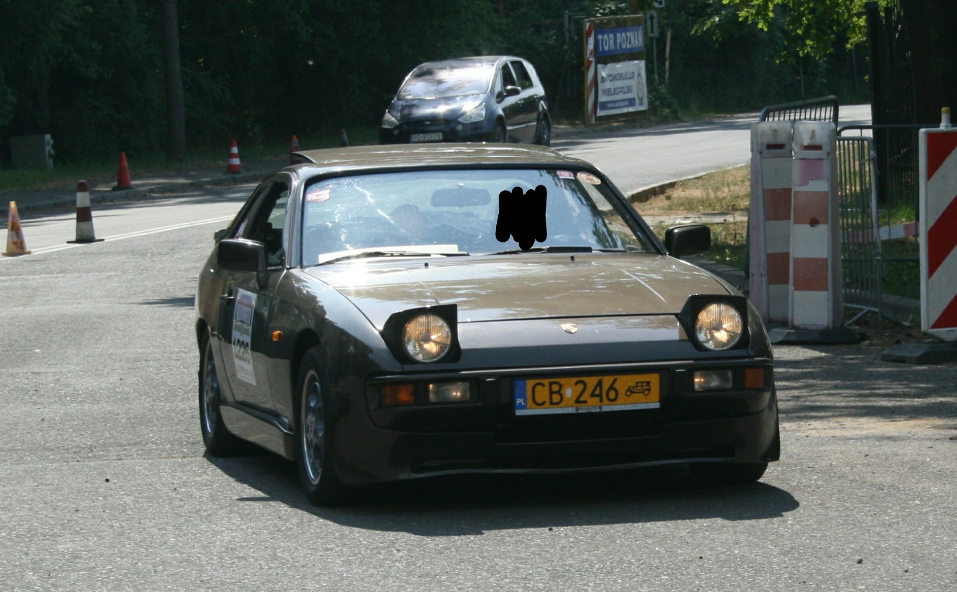 CB 246, Porsche 924 1st gen (425), 1976–1988