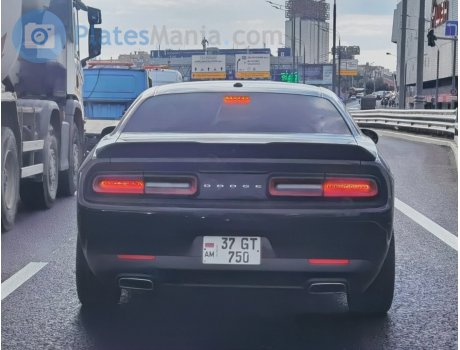 37 GT 750, Dodge Challenger