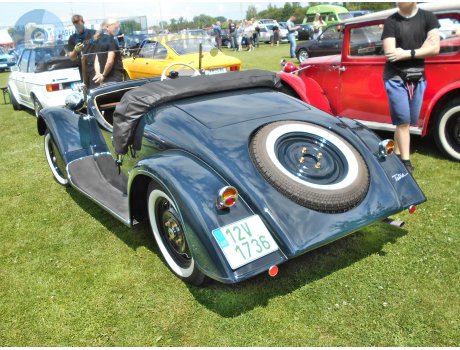 12V 1736, Tatra 57