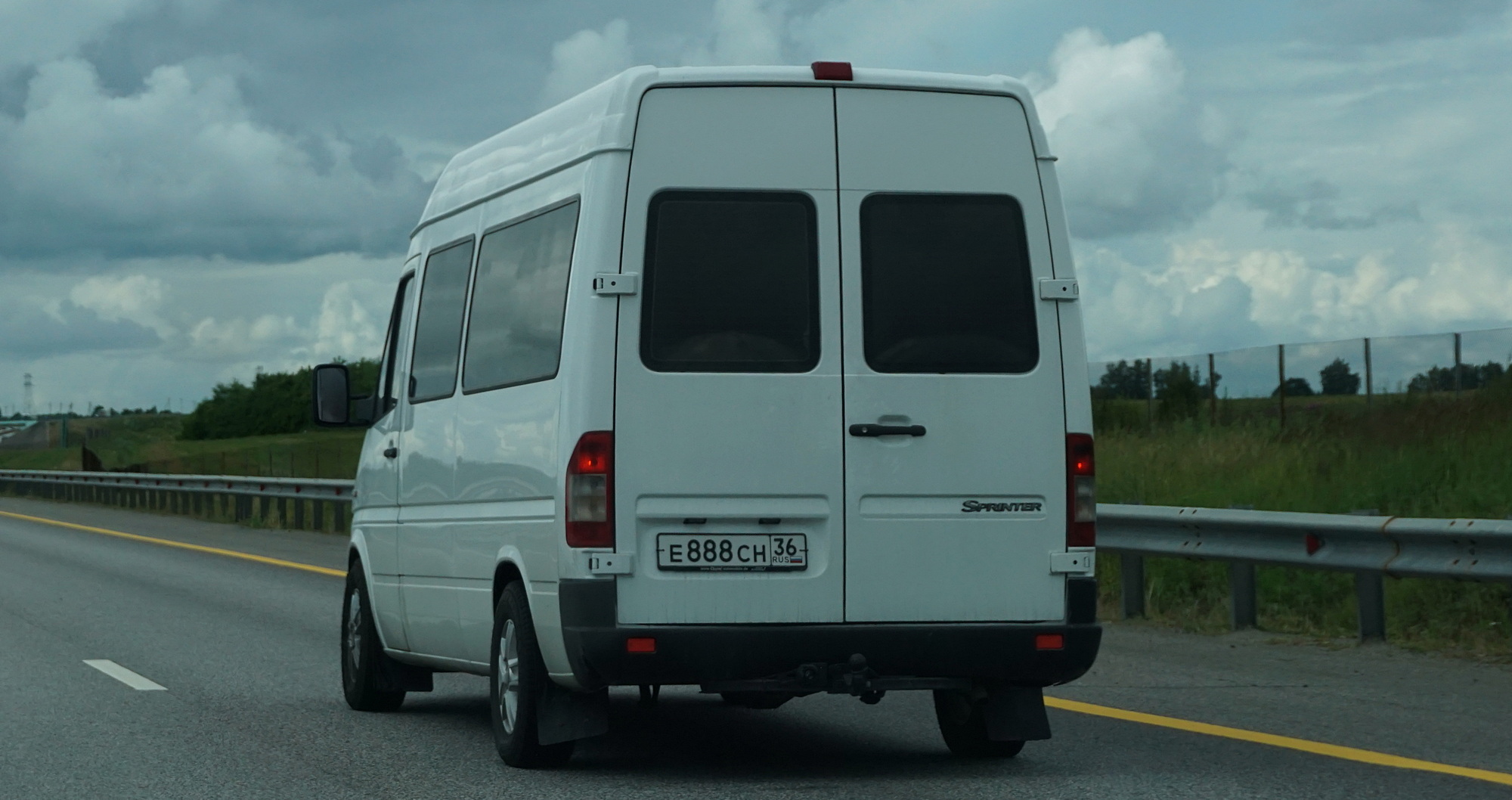 е 888 сн 36, Mercedes-Benz Sprinter 1st gen (W901–904), 1995–2001