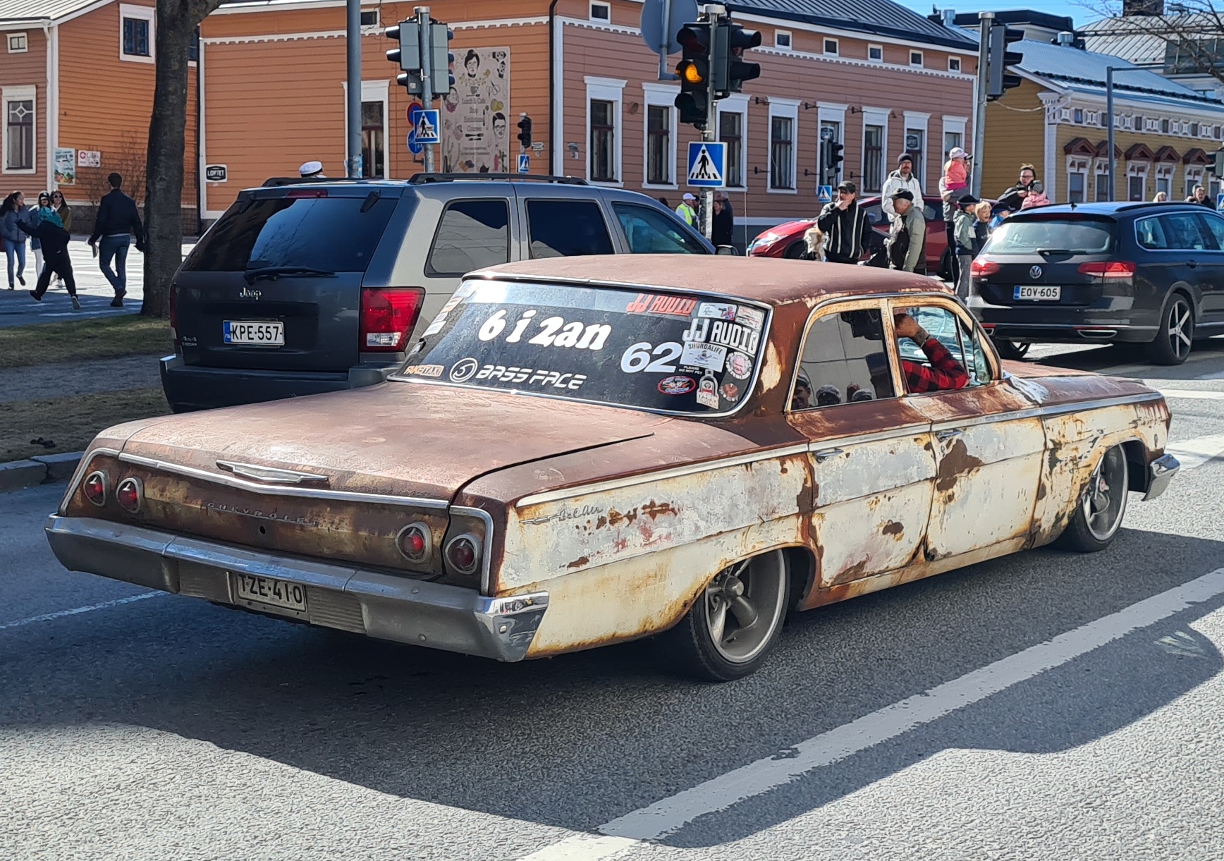 TZE-410, Chevrolet Bel Air 5th gen 1962 2-door Sedan (1511/1611; B-body), 1st facelift, 1961–1962