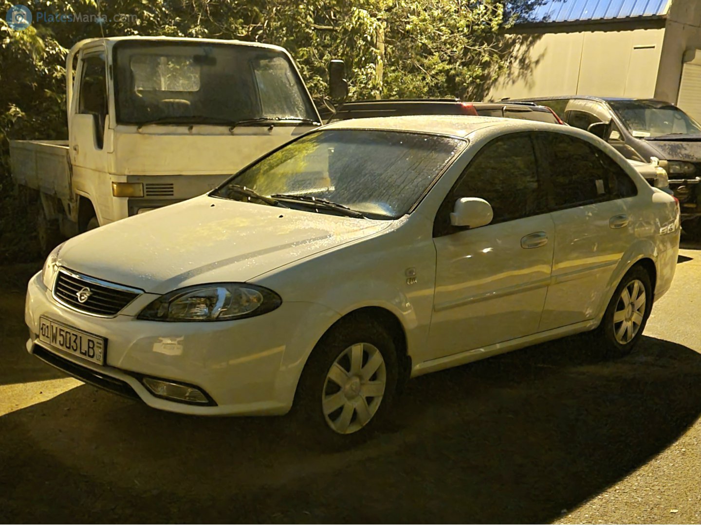 01 W 503 LB, Ravon Gentra 