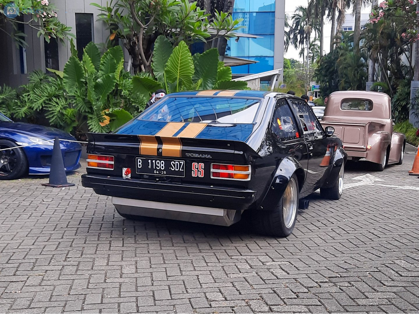 B 1198 SDZ, Holden Torana 2nd gen 2-door Sedan (LC/LJ/TA), 1969–1975