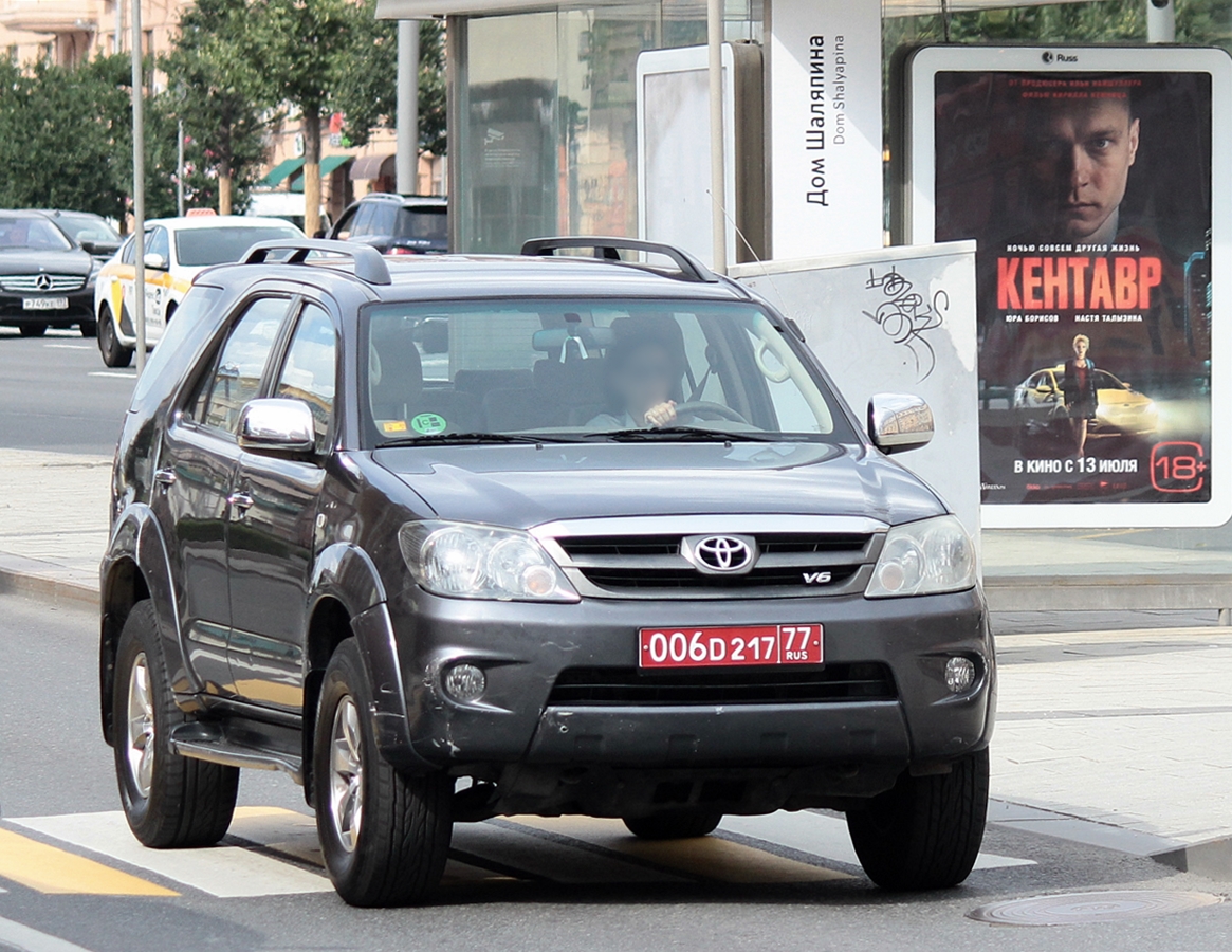 006 D 217 77, Toyota Fortuner 1st gen (AN50/60), 2004–2011