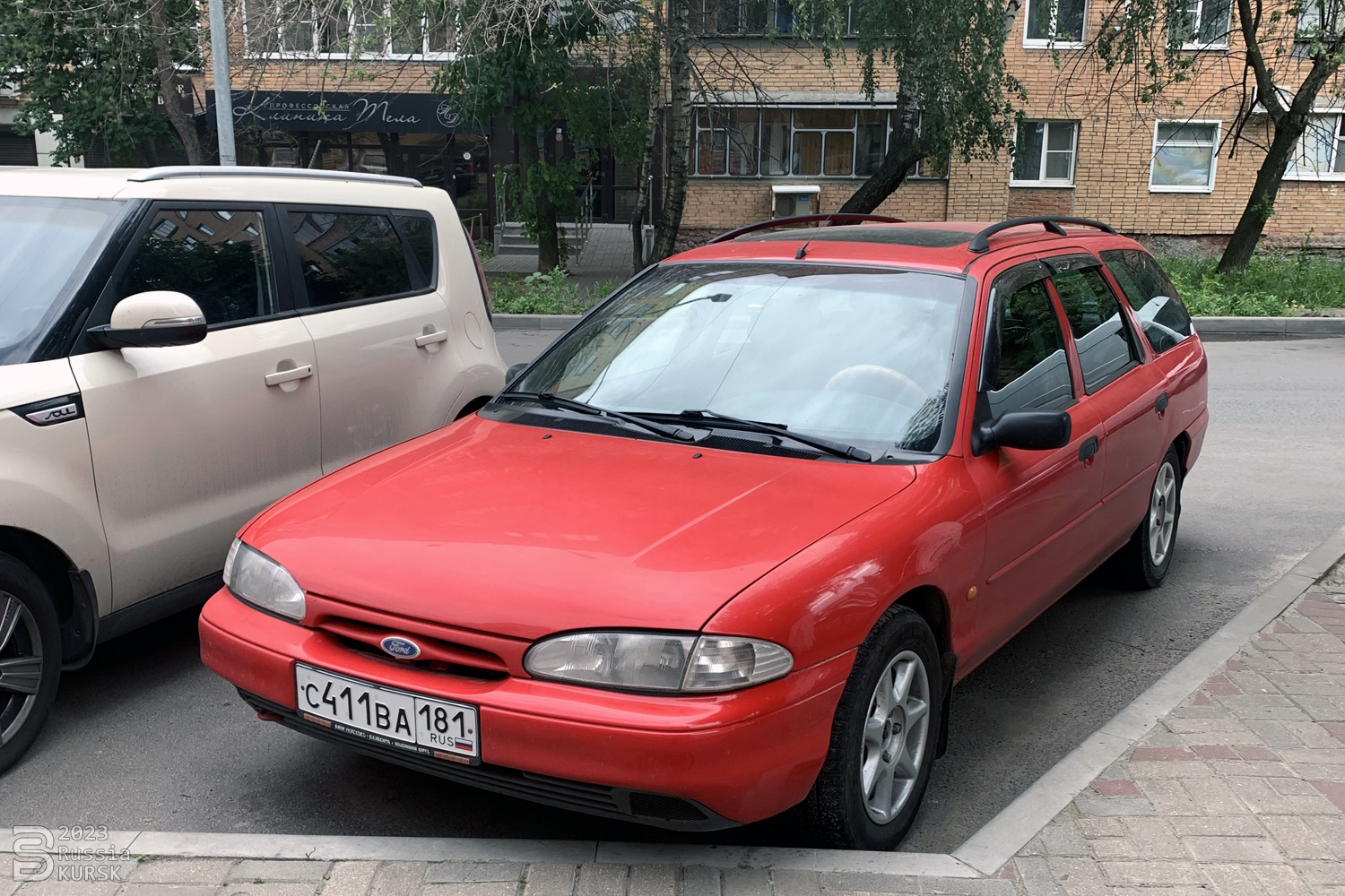 с 411 ва 181, Ford Mondeo 1st gen Turnier Wagon (Mk1; CDW27), 1993–1996
