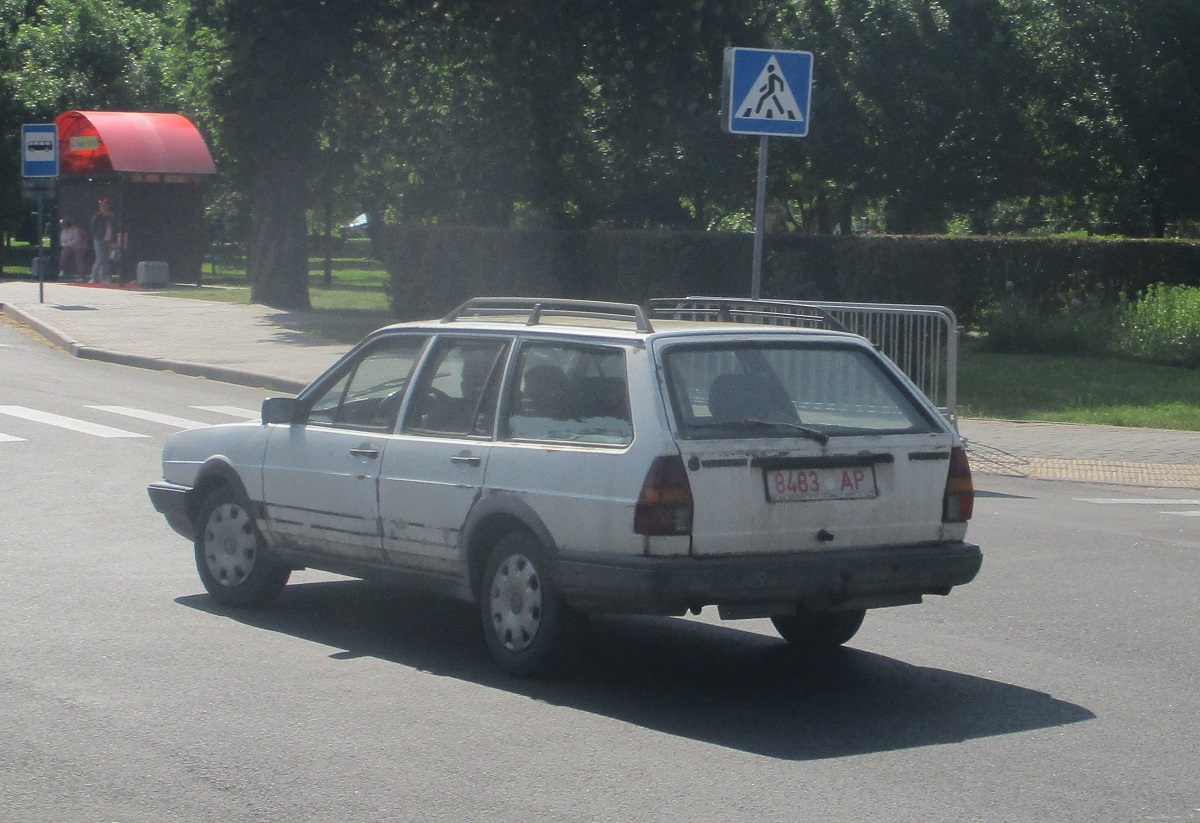8483 AP, Volkswagen Passat 2nd gen Variant (B2; 33B), 1981–1988