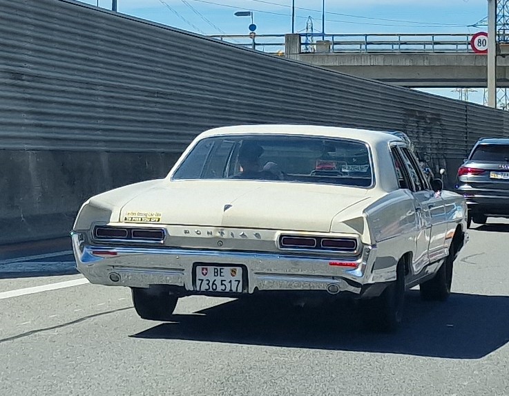 BE 736517, Pontiac Bonneville 4th gen 1966 4-door Hardtop/Sedan (26239/26269; B-body), 1965–1966