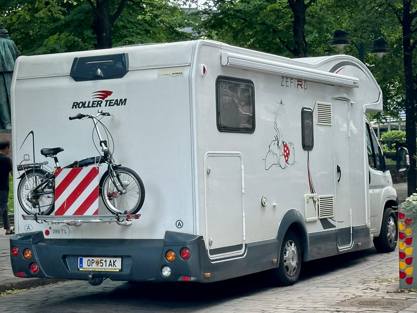 OP 51 AK, Roller Team Zefiro 