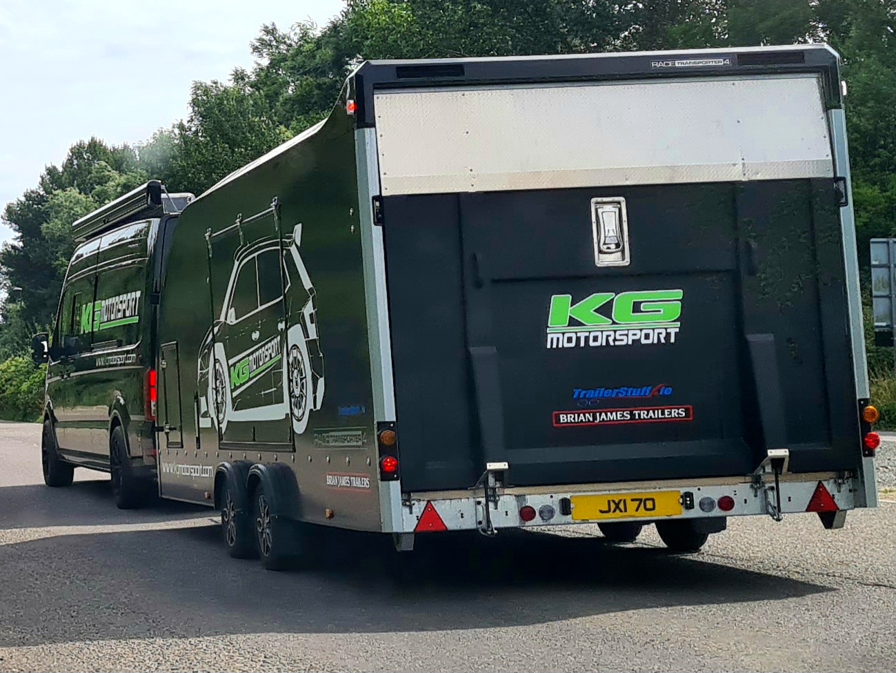 JXI70, Brian James Race Transporter 