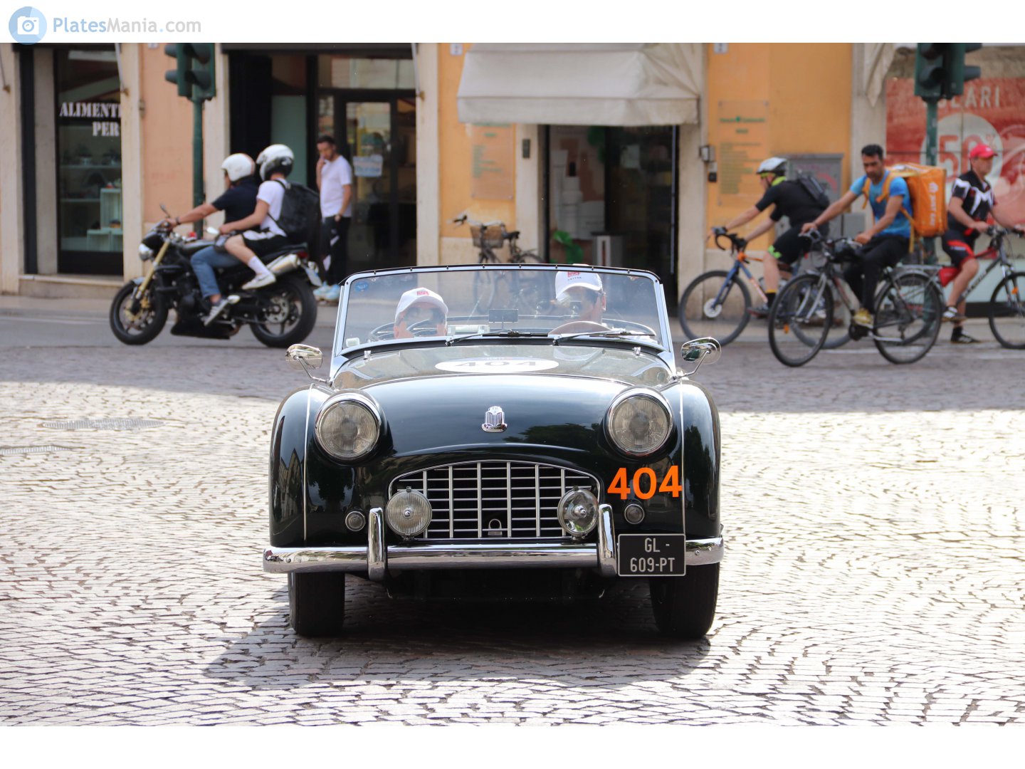 GL-609-PT, Triumph TR3 