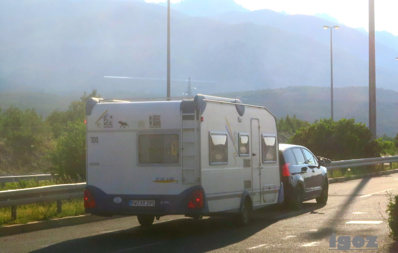 RW XR 295, Knaus Blue Line 