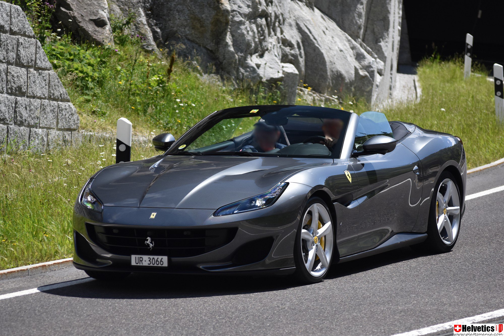 UR 3066, Ferrari Portofino 1st gen (F164), 2017–2021