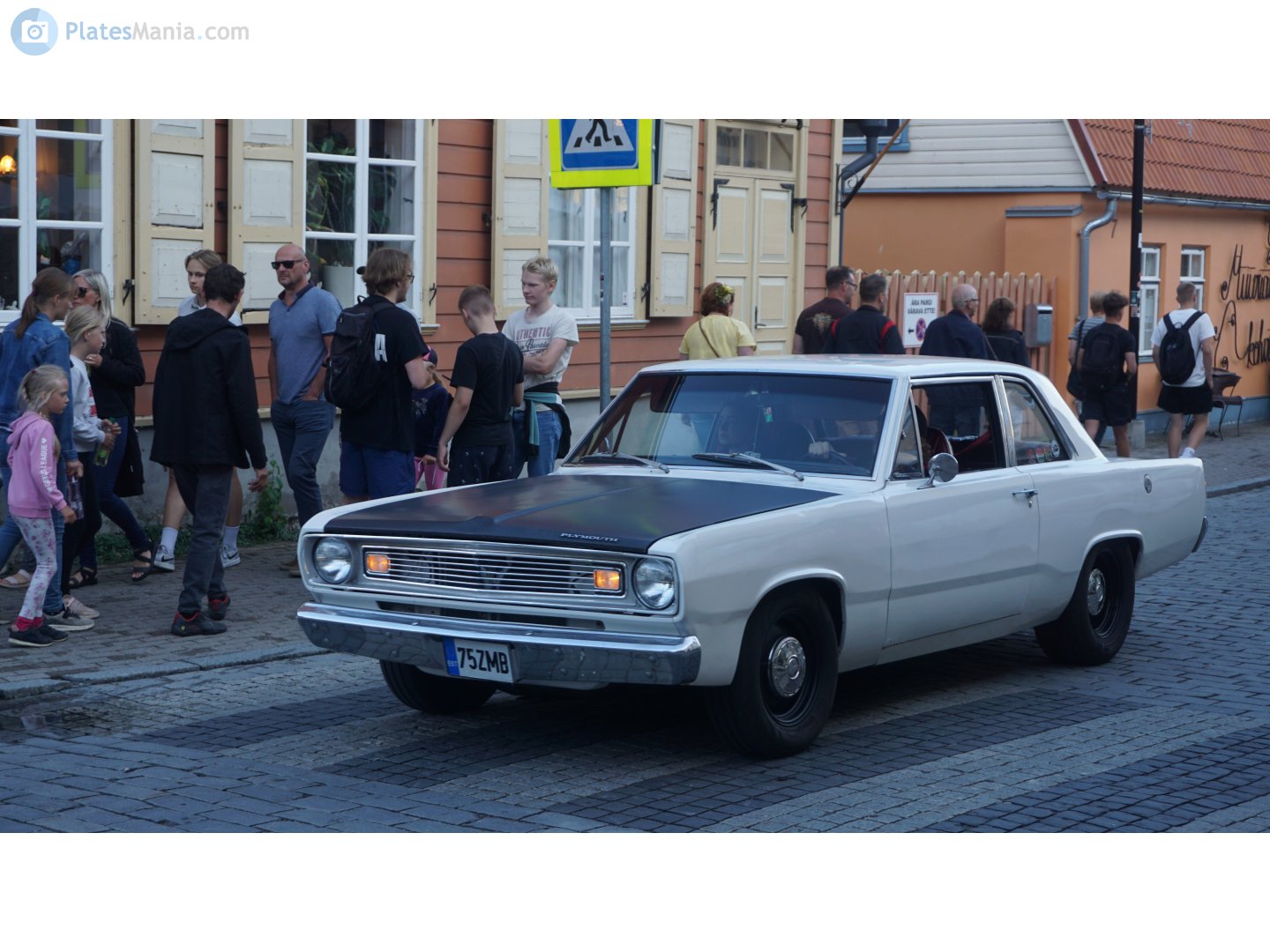 75 ZMB, Plymouth Valiant 3rd gen 1967 2-door Sedan (CV1/CV2; A-body), 1966–1967