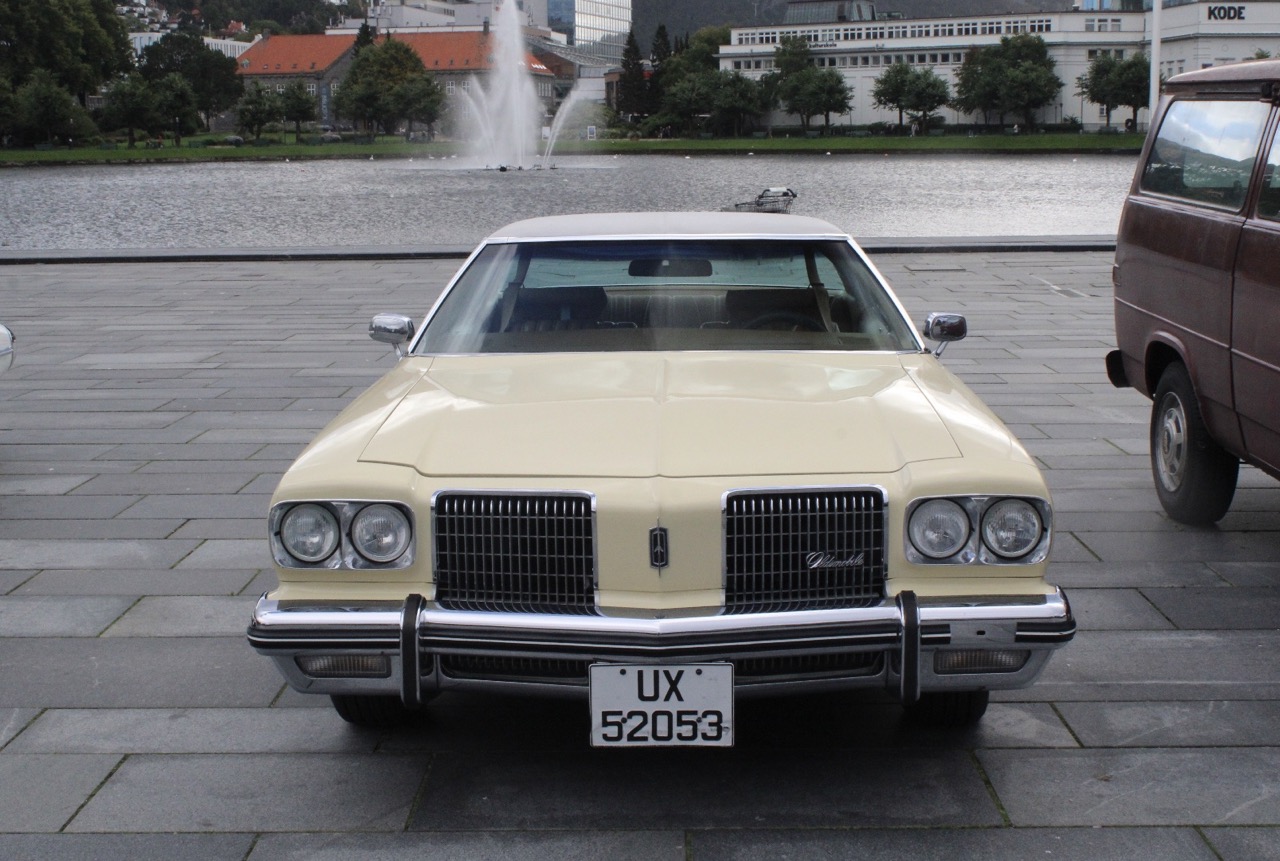 UX 52053, Oldsmobile 88 7th gen 1971 2-door Hardtop (6647; B-body), 1970–1971