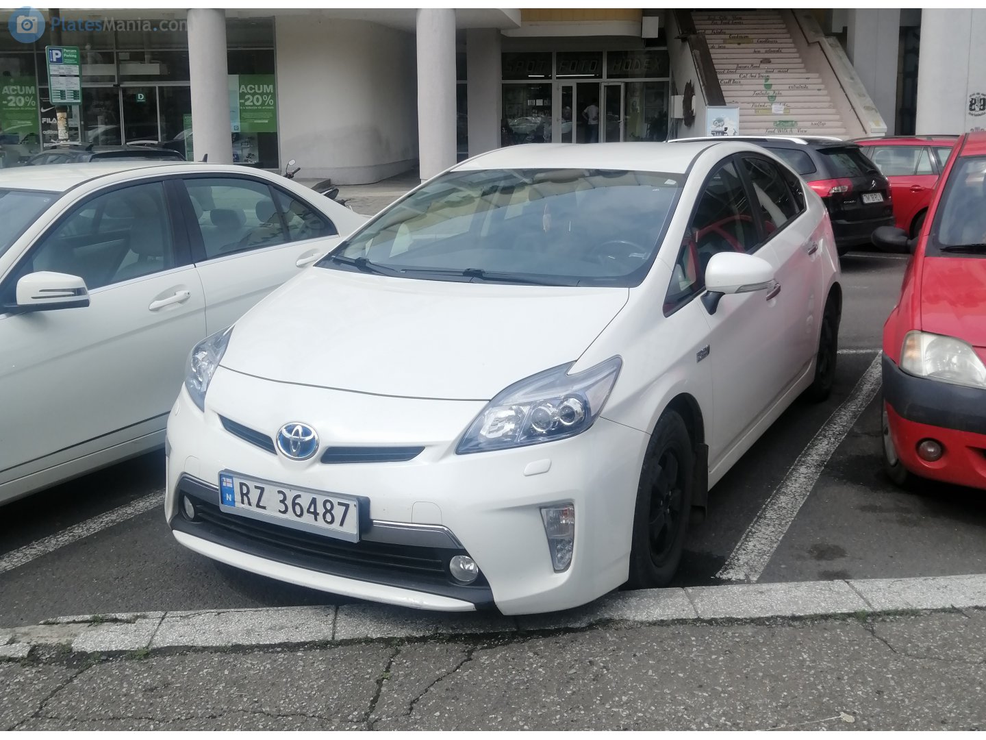 RZ 36487, Toyota Prius 3rd gen PHV Liftback (ZVW35), 2012–2016