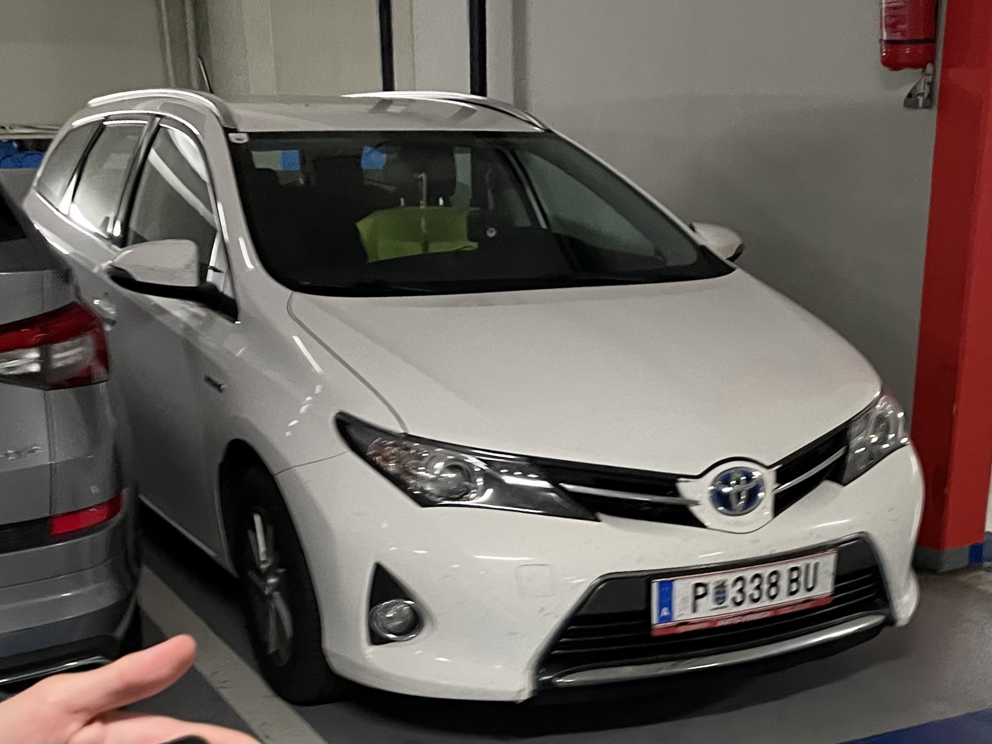 P 338 BU, Toyota Auris 2nd gen Touring Sports (E180), 2013–2015