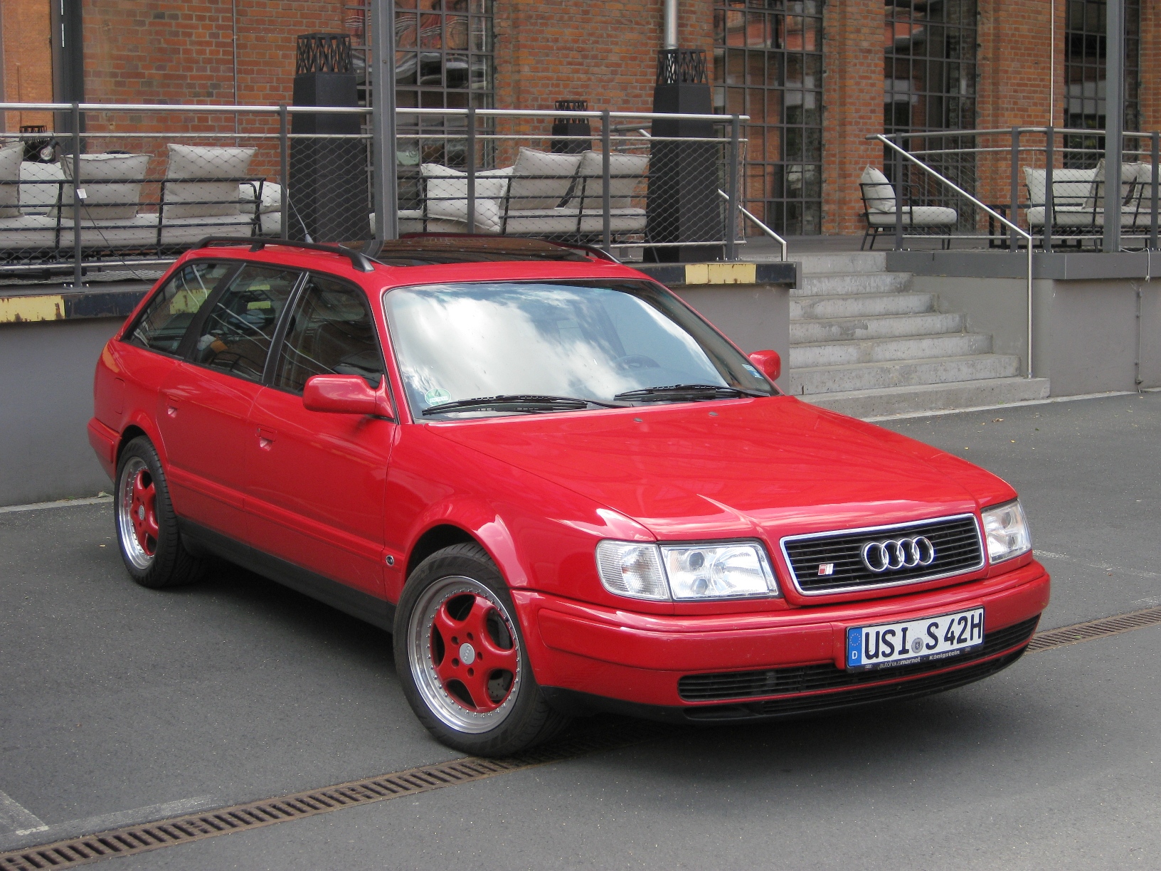 USI S 42 H, Audi 100 4th gen Avant (C4/4A5), 1990–1994