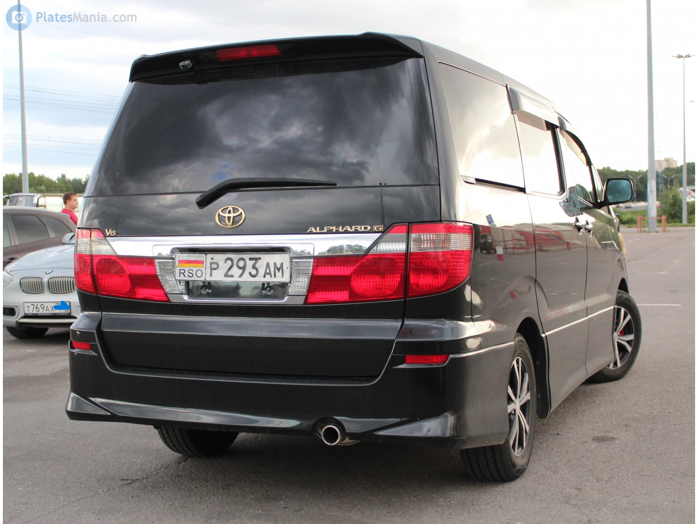 р 293 ам, Toyota Alphard 1st gen (G/V) (AH10), 2002–2008