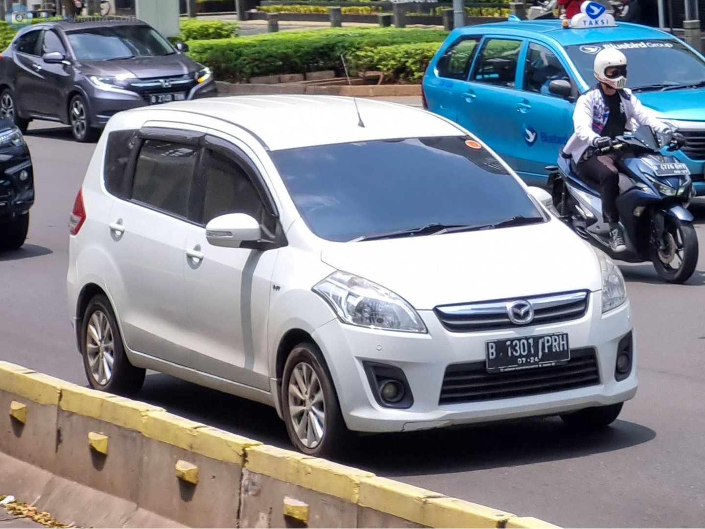 B 1301 PRH, Mazda VX-1 1st gen (ZE; ID-market), 2013–2018