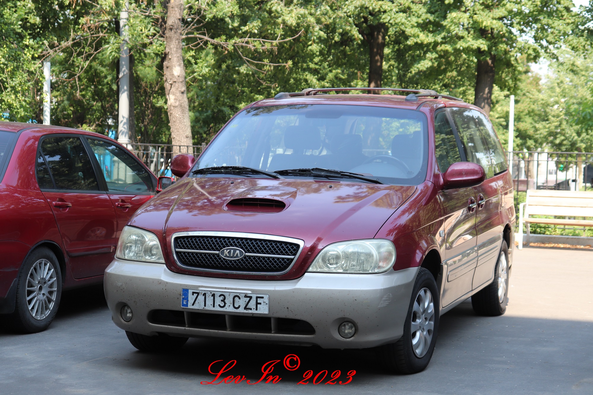 7113 CZF, Kia Carnival 1st gen (II) (KV), facelift, 2001–2006