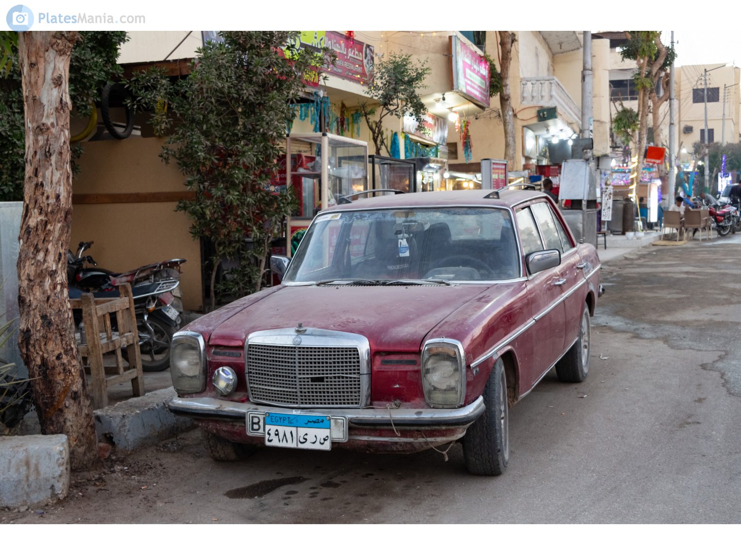 ٤٩٨١ ىرص, Mercedes-Benz E-Klasse 200–280 Sedan (W114/W115), 1967­–1976