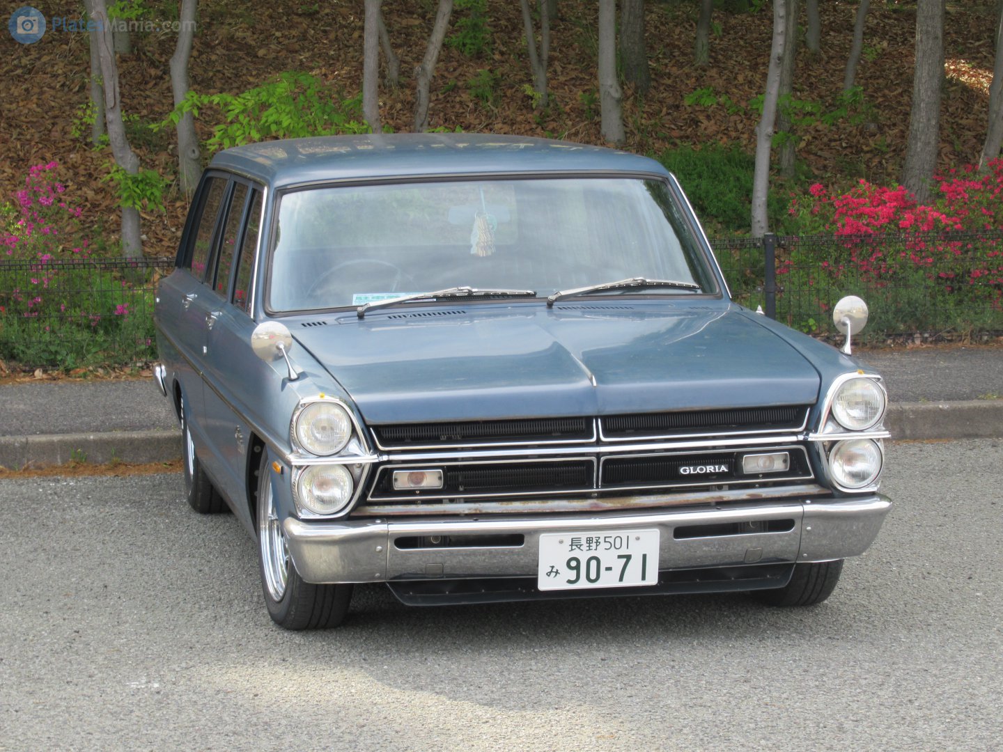 長野 501 み 9071, Nissan Gloria 3rd gen Wagon (A30), 1967–1971 (former generations were sold under Prince brand)