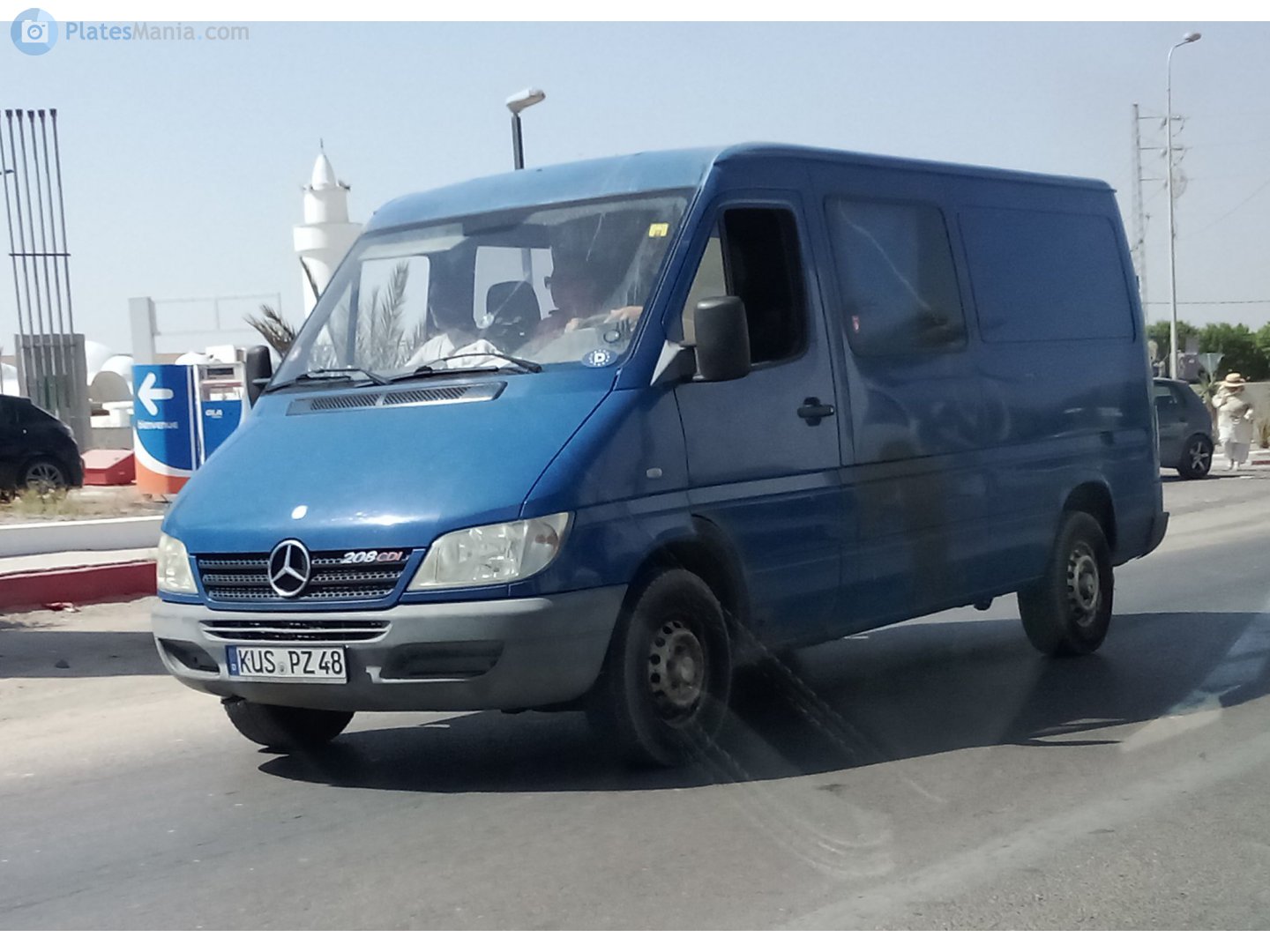 KUS PZ 48, Mercedes-Benz Sprinter 1st gen (Classic) (W901–905), facelift, 2000–2006 (2013–2018 for CIS-market)